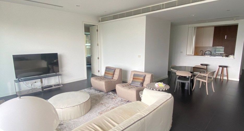 For rent 2 bedrooms condo in Pathum Wan, Bangkok