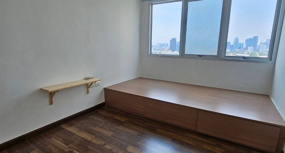 For sale 2 bed condo in Ratchathewi, Bangkok