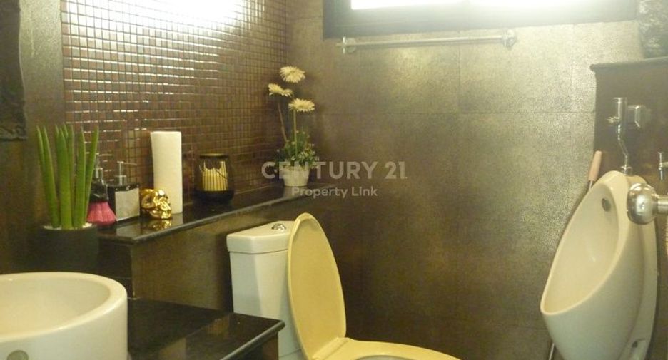 For rent and for sale 4 bedrooms house in Bang Kruai, Nonthaburi