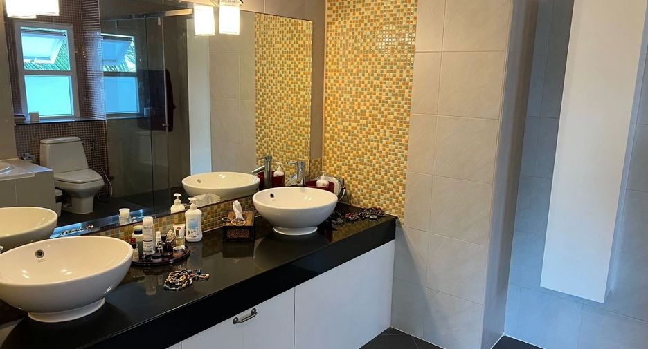 For sale 2 bedrooms condo in Kathu, Phuket