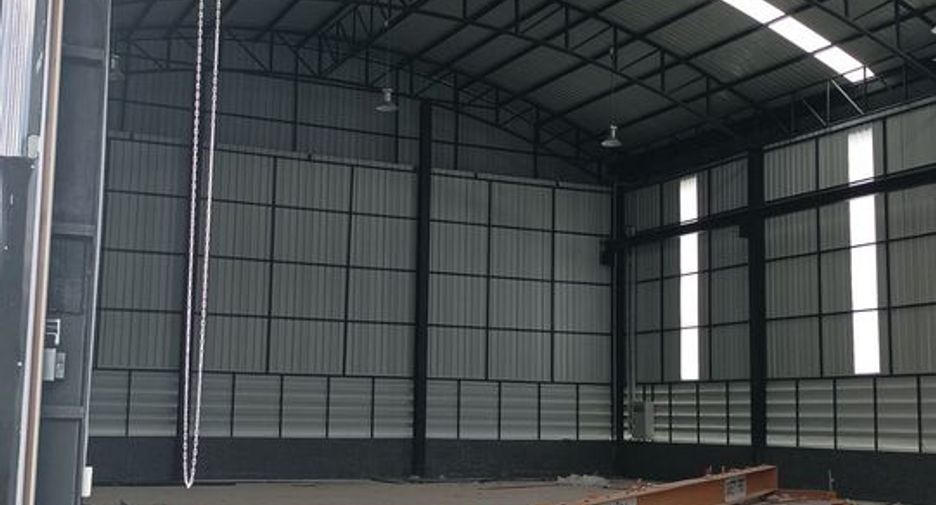 For rent 2 bed warehouse in Ban Bueng, Chonburi