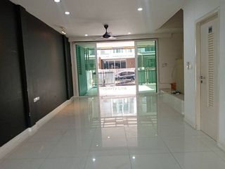 Reihenhaus zur Miete mit 4 Zimmer in Chatuchak, Bangkok