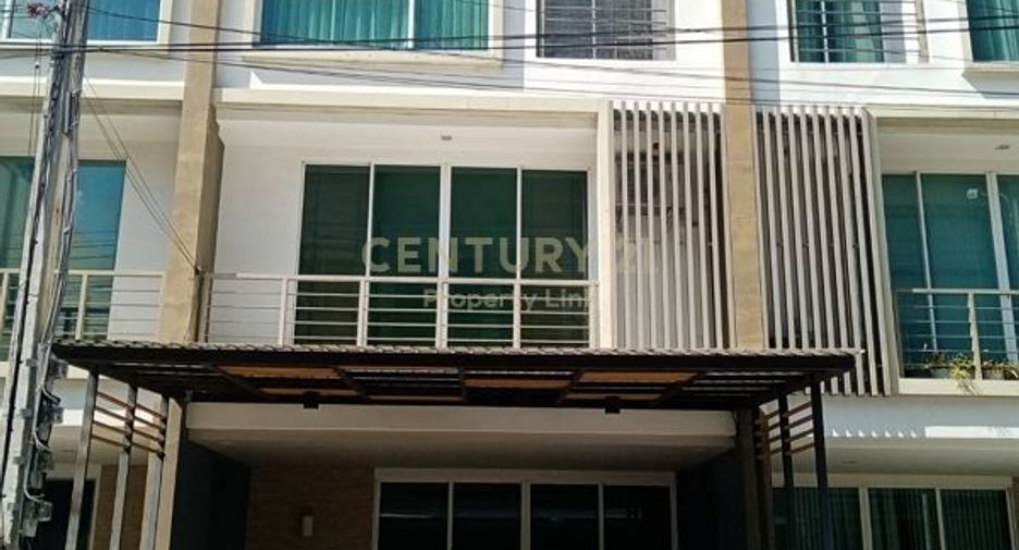 For rent 4 Beds townhouse in Chatuchak, Bangkok