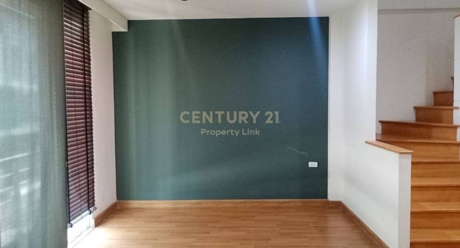 For rent 4 bedrooms townhouse in Chatuchak, Bangkok