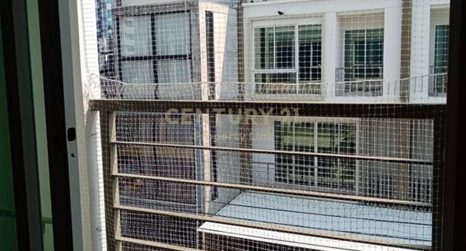 For rent 4 bedrooms townhouse in Chatuchak, Bangkok