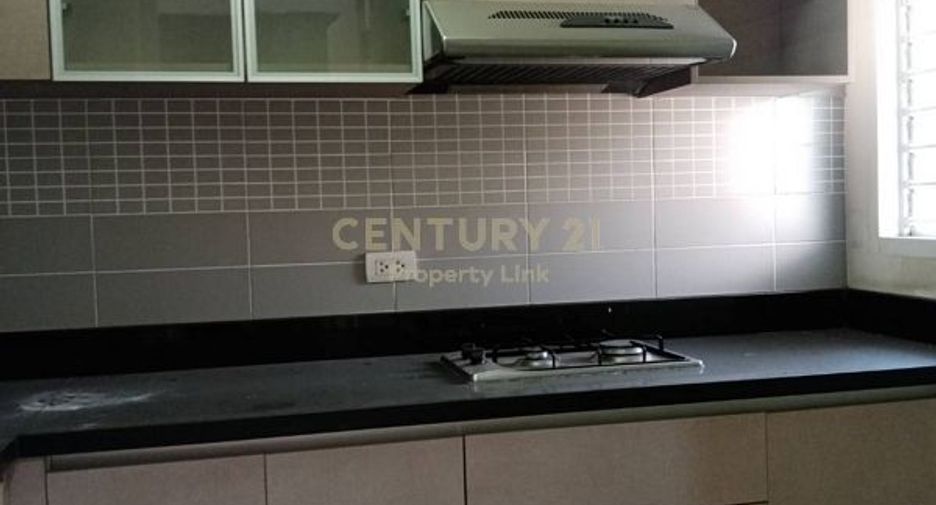 For rent 4 bedrooms townhouse in Chatuchak, Bangkok