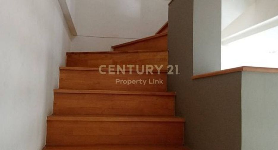 For rent 4 bedrooms townhouse in Chatuchak, Bangkok