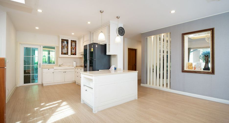 For sale 4 bedrooms house in Bang Kruai, Nonthaburi