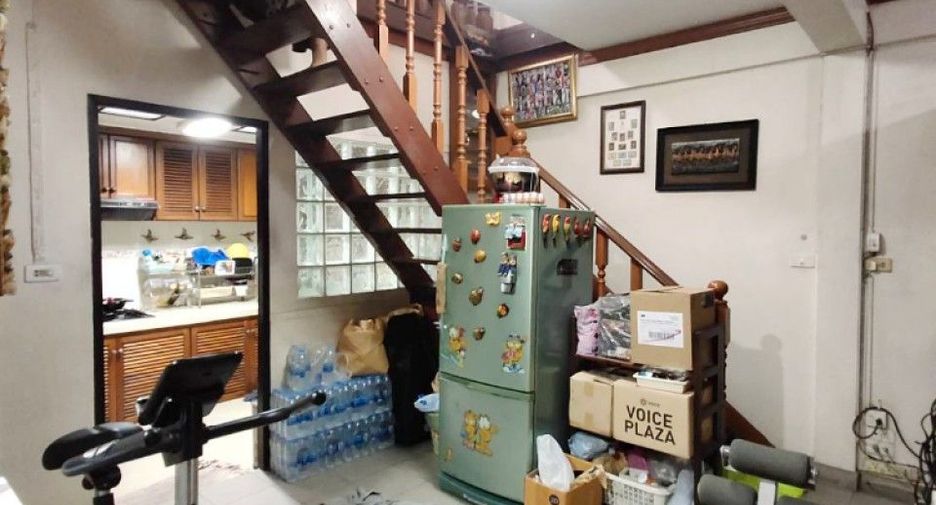 For sale 2 bed townhouse in Mueang Nonthaburi, Nonthaburi