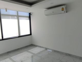 For rent 1 bed office in Bang Rak, Bangkok