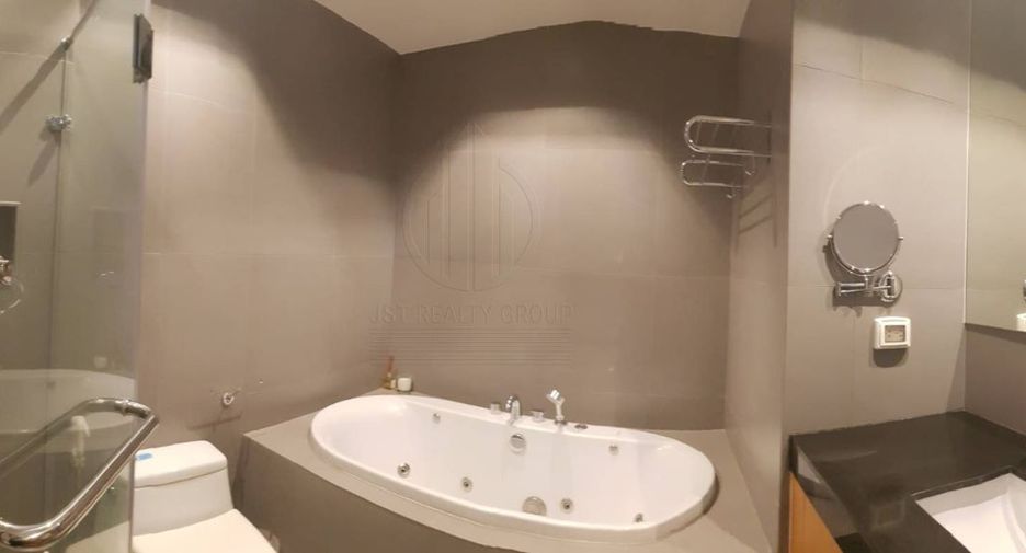 Condo en alquiler de 2 habitaciones en Pathum Wan, Bangkok