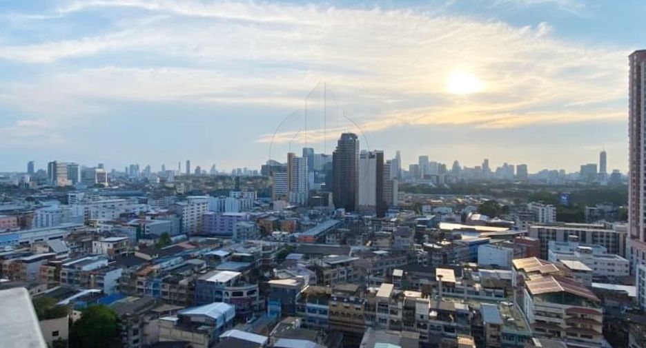 For sale 2 bedrooms condo in Khlong Toei, Bangkok