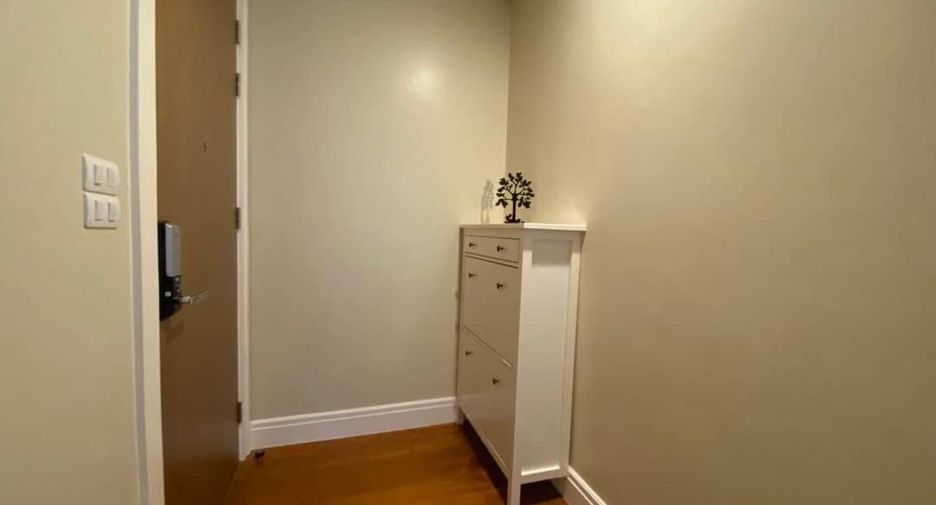 For sale 2 bedrooms condo in Khlong Toei, Bangkok