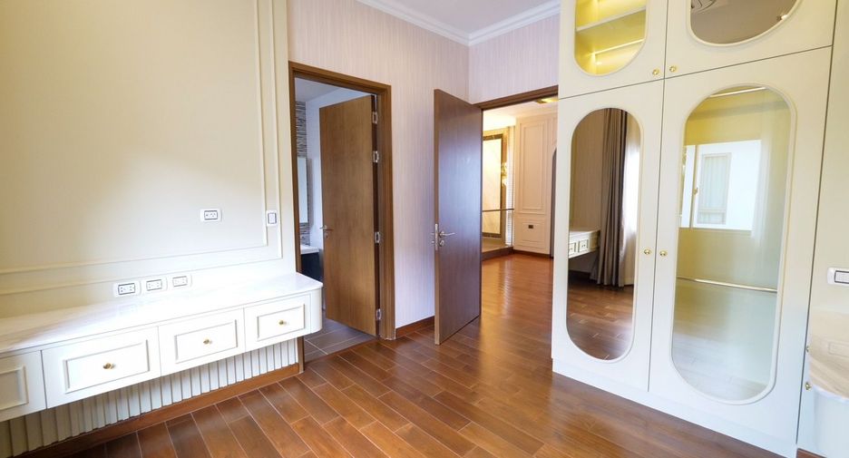 Casa en venta de 5 habitaciones en Lat Krabang, Bangkok