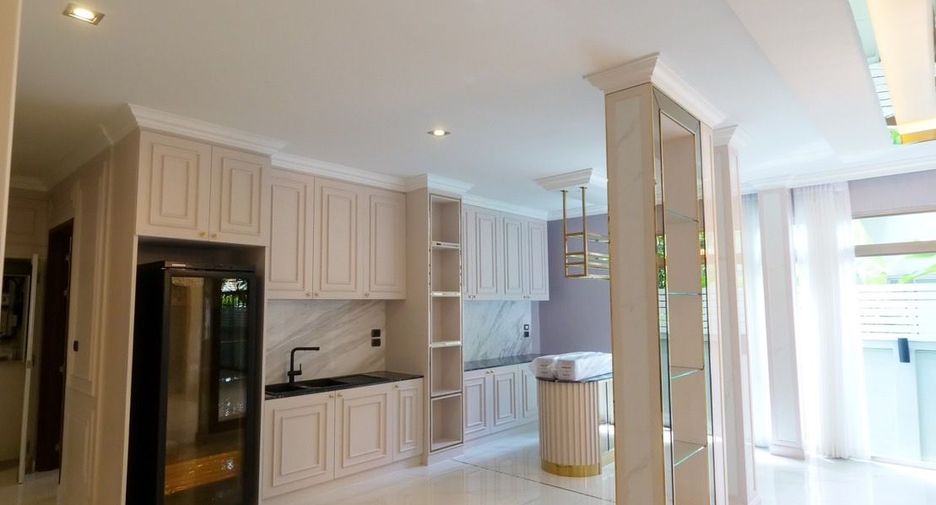 Casa en venta de 5 habitaciones en Lat Krabang, Bangkok