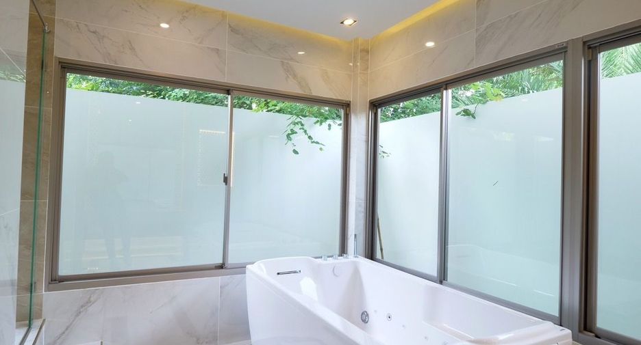 Casa en venta de 5 habitaciones en Lat Krabang, Bangkok
