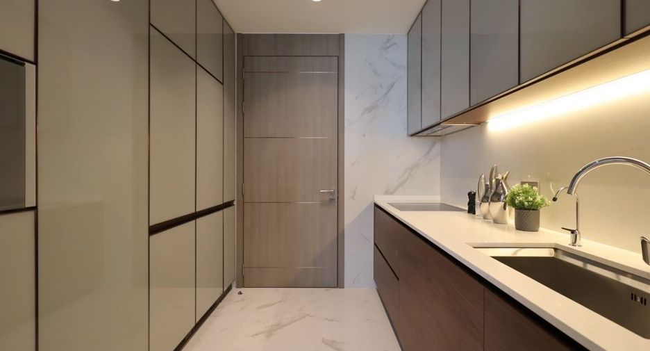 Condo en alquiler de 2 habitaciones en Khlong Toei, Bangkok
