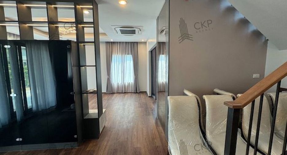 For sale 4 bedrooms house in Prawet, Bangkok