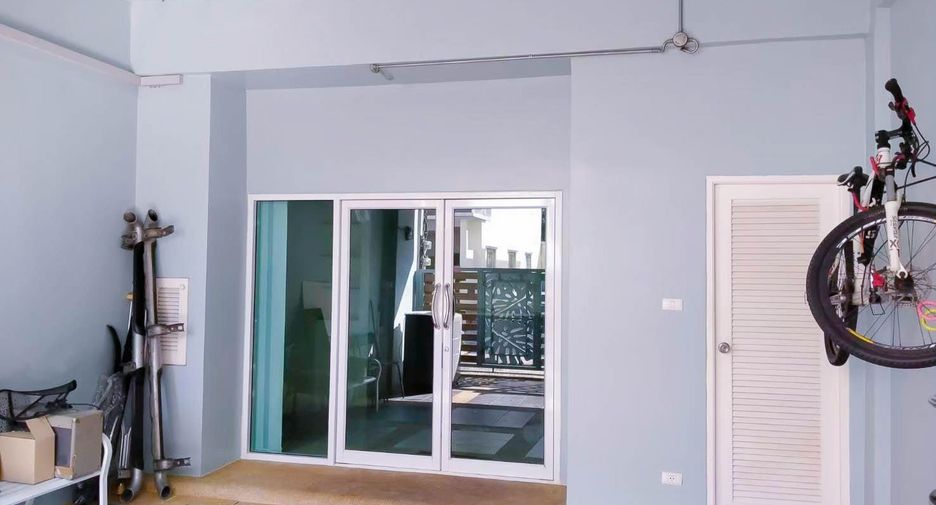 For rent and for sale 5 bedrooms townhouse in Mueang Phuket, Phuket