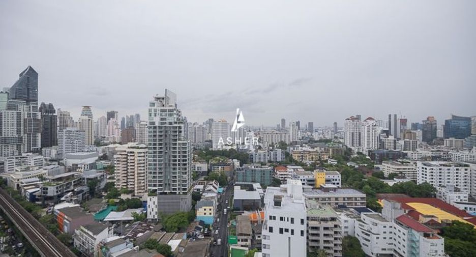 For rent 2 bedrooms condo in Khlong Toei, Bangkok