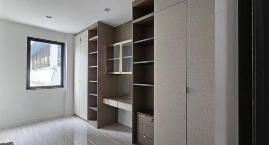 Local comercial en alquiler de 5 habitaciones en Watthana, Bangkok