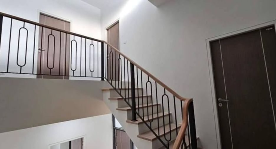 Local comercial en alquiler de 5 habitaciones en Watthana, Bangkok