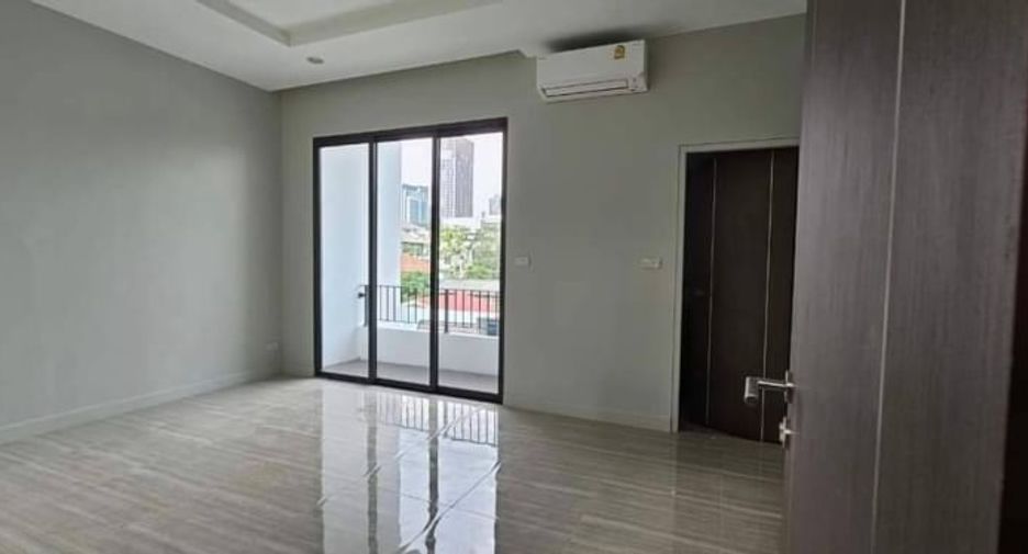 Local comercial en alquiler de 5 habitaciones en Watthana, Bangkok