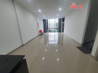 For rent 3 Beds townhouse in Lat Phrao, Bangkok