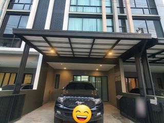 For rent 3 Beds townhouse in Lat Phrao, Bangkok