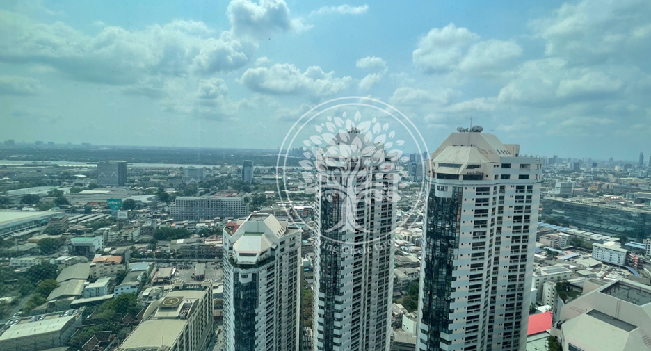 For rent 2 bedrooms condo in Khlong Toei, Bangkok