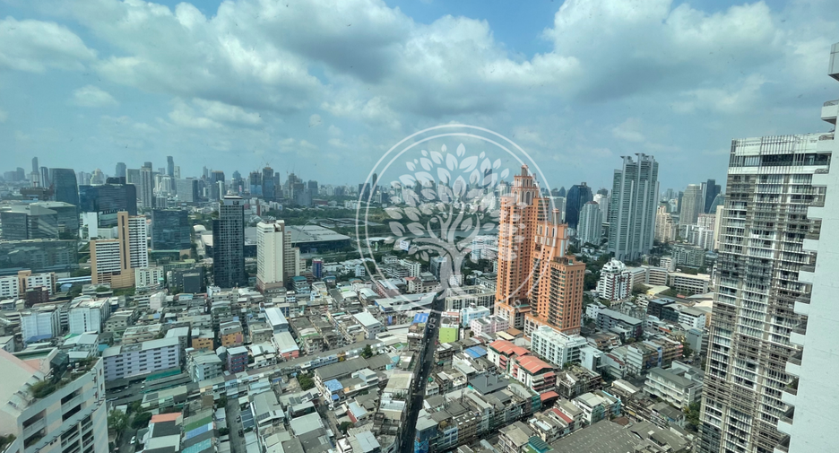 For rent 2 bedrooms condo in Khlong Toei, Bangkok