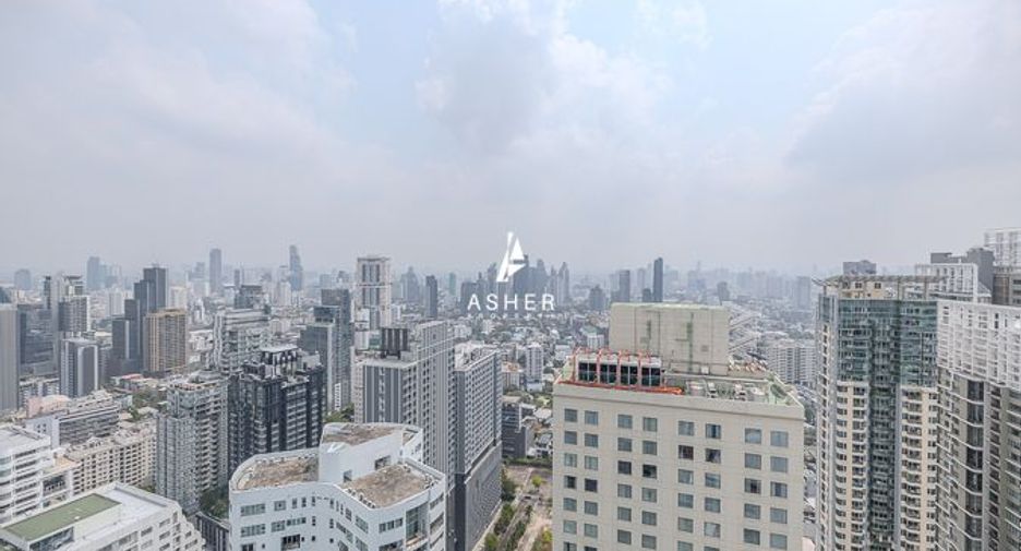 For sale 3 bedrooms condo in Khlong Toei, Bangkok
