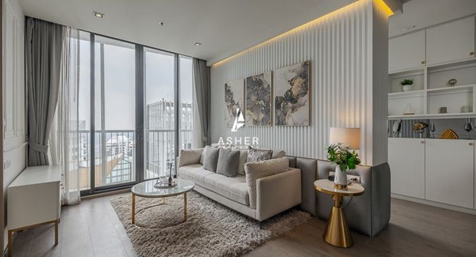 For sale 3 bedrooms condo in Khlong Toei, Bangkok