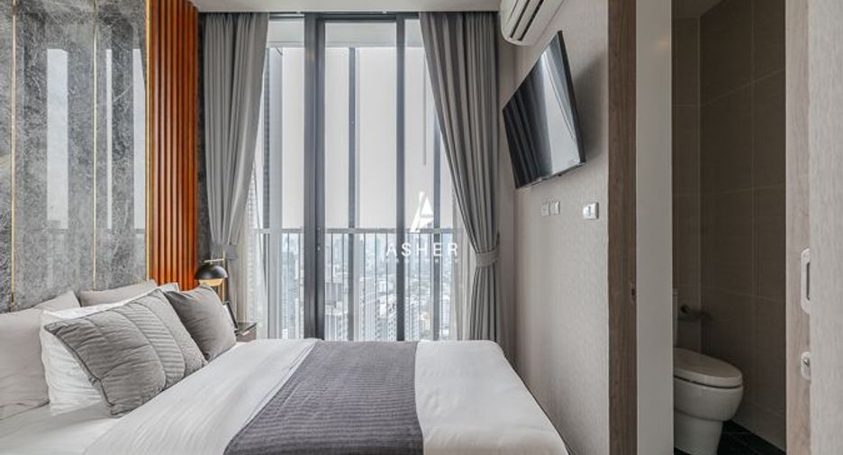 For sale 3 bedrooms condo in Khlong Toei, Bangkok