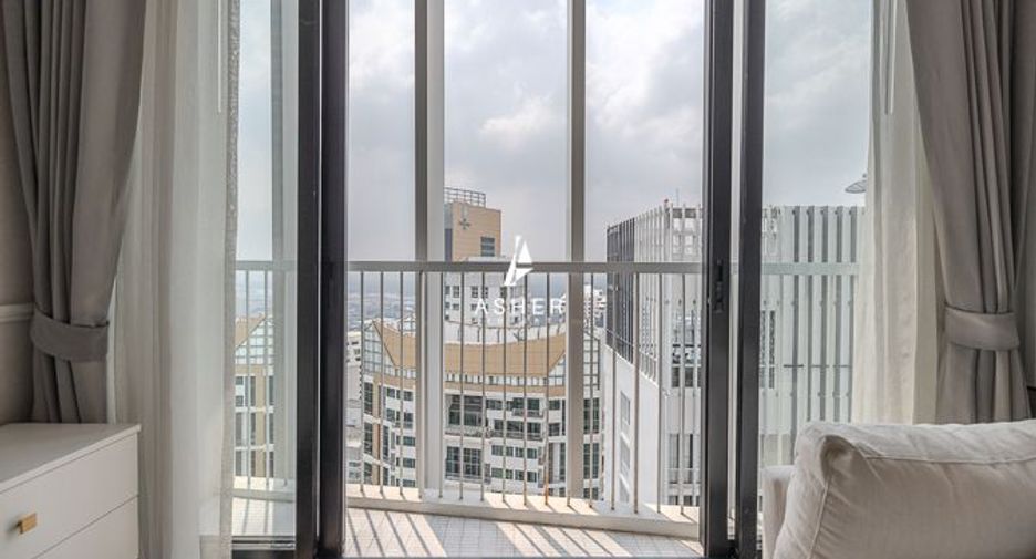 For sale 3 bedrooms condo in Khlong Toei, Bangkok