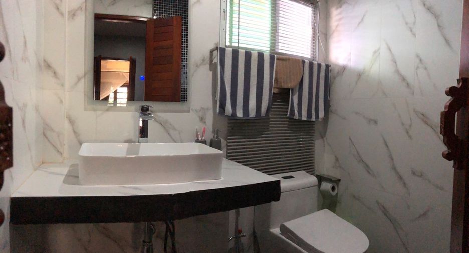 For rent 3 bedrooms townhouse in Mueang Chiang Mai, Chiang Mai