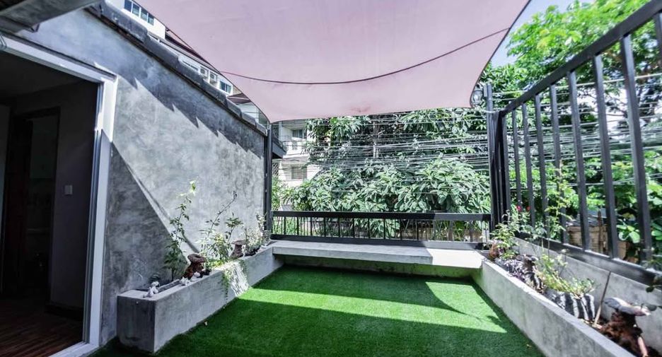 For rent 3 bedrooms townhouse in Mueang Chiang Mai, Chiang Mai