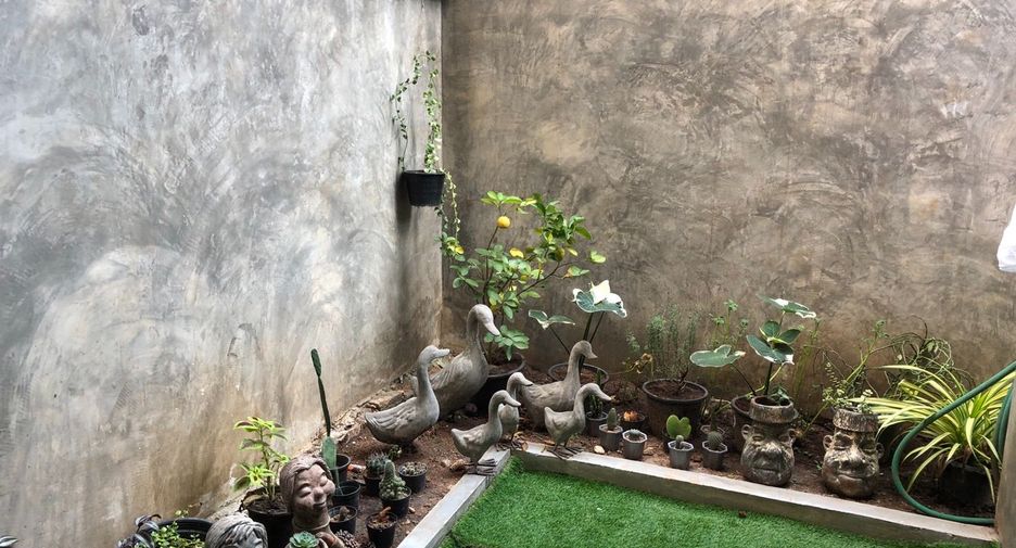 For rent 3 bedrooms townhouse in Mueang Chiang Mai, Chiang Mai