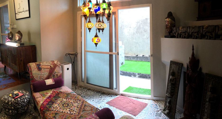 For rent 3 bedrooms townhouse in Mueang Chiang Mai, Chiang Mai