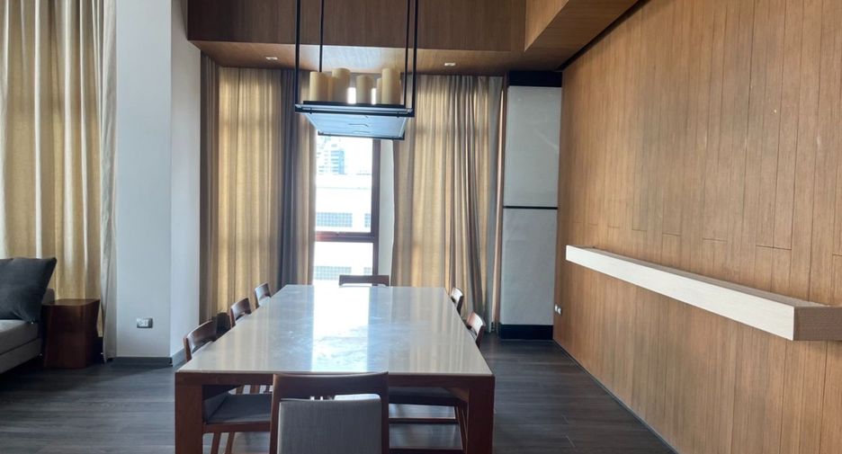 For rent 3 bedrooms condo in Khlong Toei, Bangkok