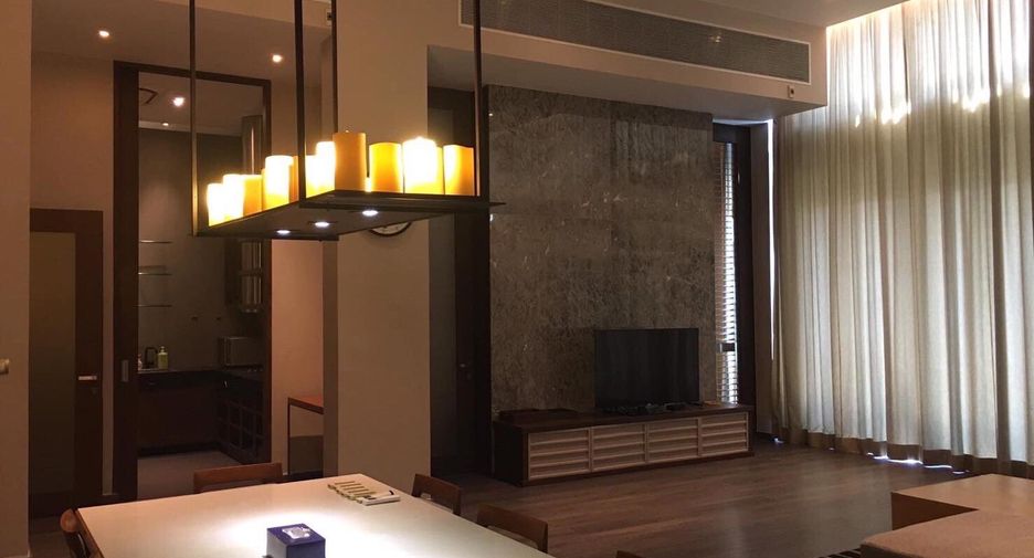 For rent 3 bedrooms condo in Khlong Toei, Bangkok