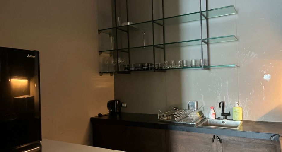 For rent 3 bedrooms condo in Khlong Toei, Bangkok