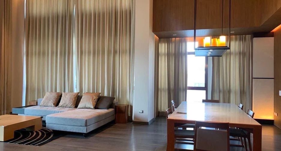 For rent 3 bedrooms condo in Khlong Toei, Bangkok