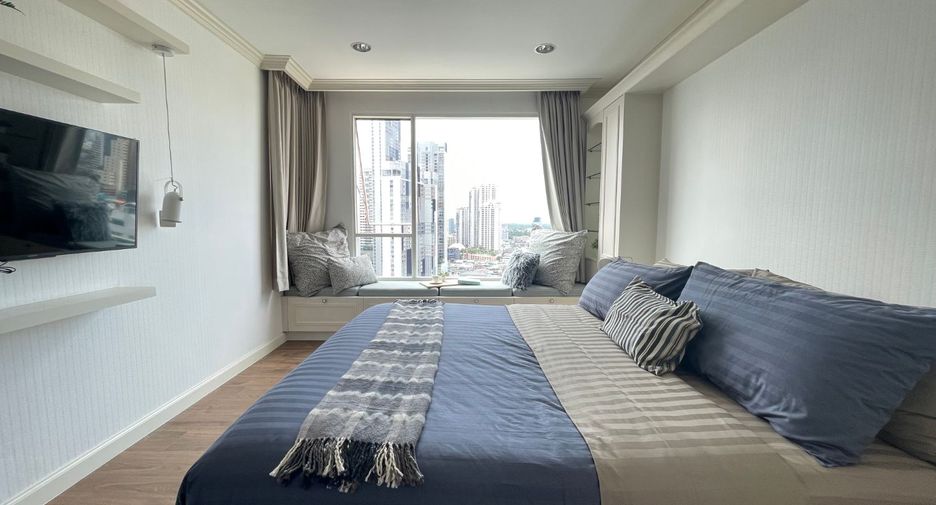 For rent 4 bedrooms condo in Khlong Toei, Bangkok