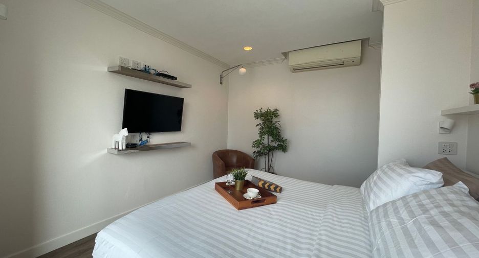 For rent 4 bedrooms condo in Khlong Toei, Bangkok