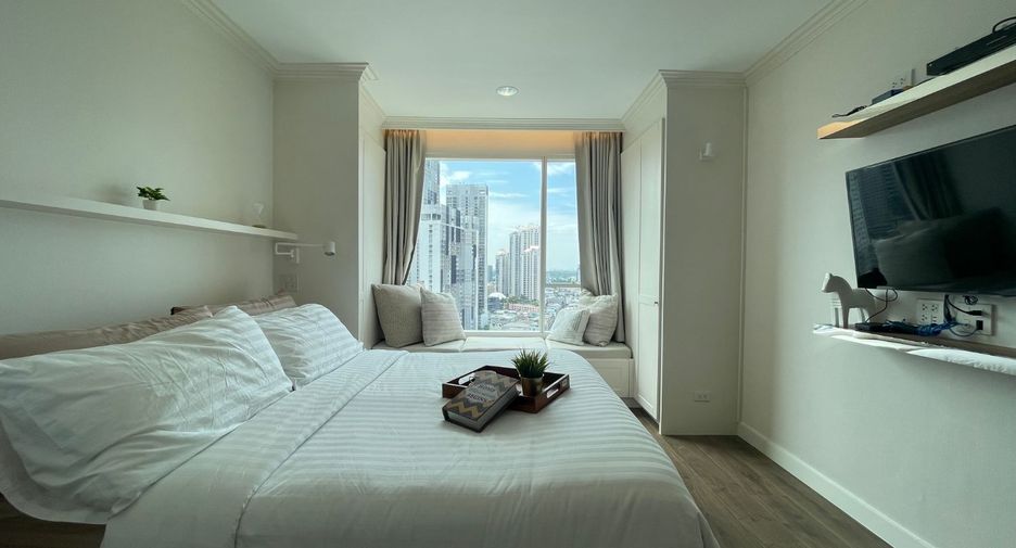 For rent 4 bedrooms condo in Khlong Toei, Bangkok
