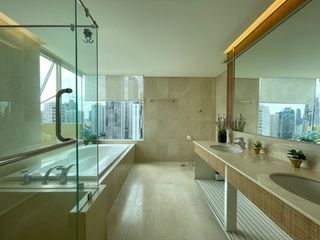 For rent 4 ベッドルーム condo in Khlong Toei, Bangkok