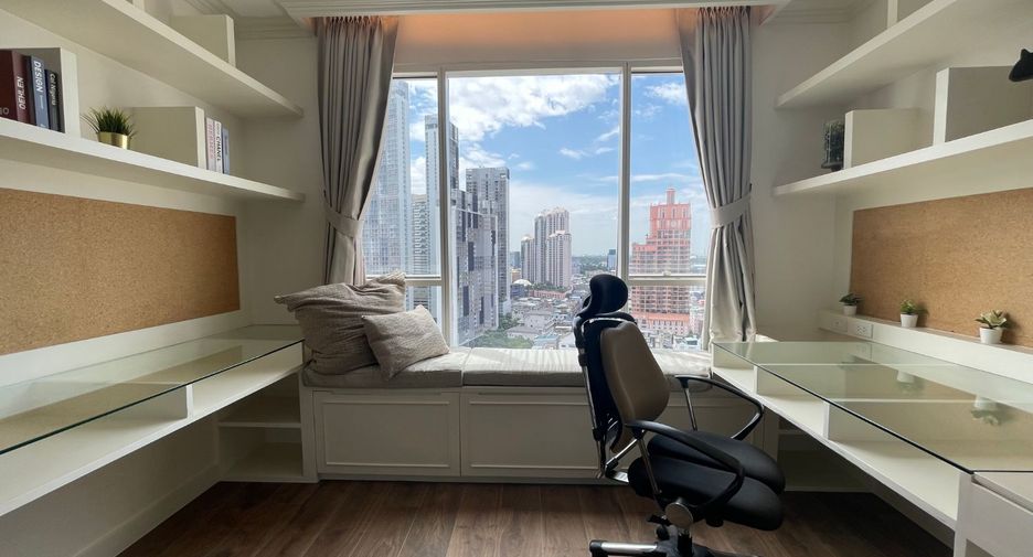 For rent 4 bedrooms condo in Khlong Toei, Bangkok