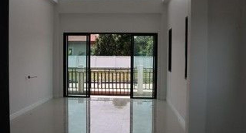 Haus zum Kauf mit 3 Zimmer in Mueang Surin, Surin