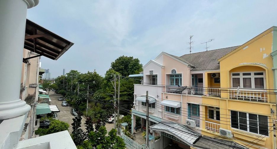 Casa adosada en venta de 3 habitaciones en Mueang Nonthaburi, Nonthaburi